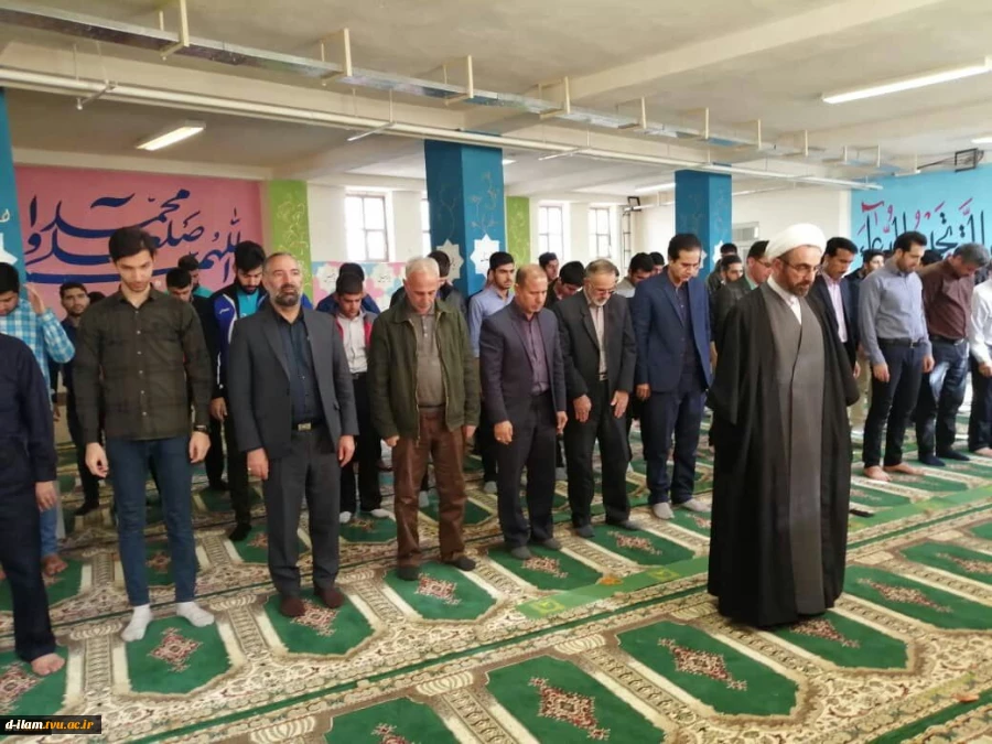 حضور امام جمعه ایلام در بین دانشجویان و کارکنان آموزشکده فنی پسران ایلام 2