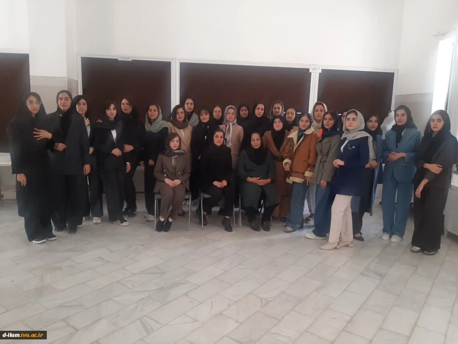 برگزاری ژوژمان پایان نیمسال دوم درس مدل سازی لباس ضخیم(دوخت پالتو و کت وشلوار زنانه ) مربوط به دانشجویان کارشناسی طراحی ودوخت  2