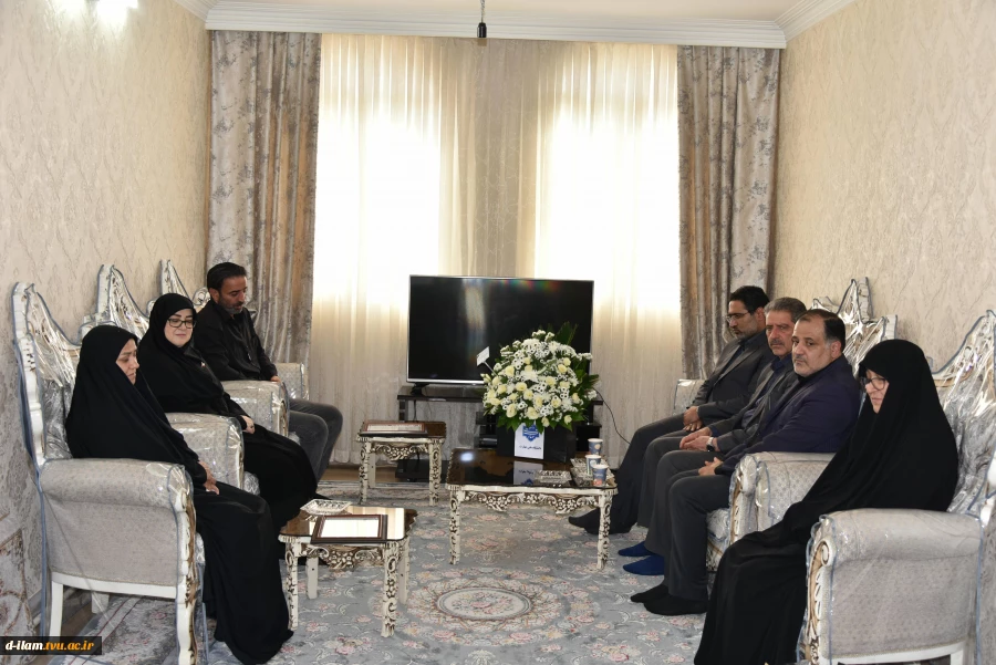 دیدار سخنگوی دولت و رئیس دانشگاه ملی مهارت با خانواده شهید زهرا چوبینی
 2