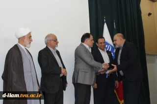 مدیرکل حوزه ریاست، روابط عمومی و هماهنگی امور مجلس و استان‌ها در آیین معارفه سرپرست آموزشکده پسران سمنان ـ واحد استانی سمنان:

امروز توسعه دانشگاه ملی مهارت به نگاه فراسازمانی و توجه ویژه دستگاه‌های حاکمیتی نیاز دارد.