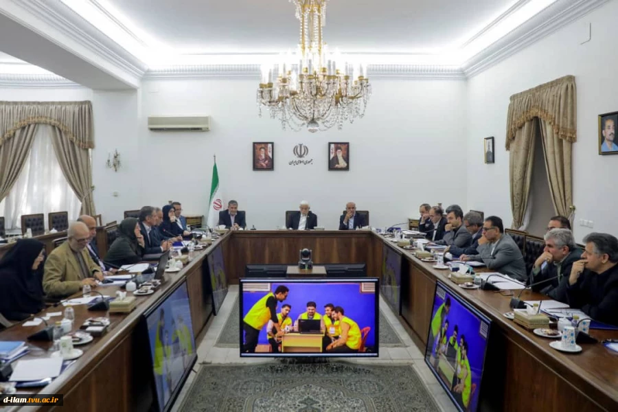 درنهمین جلسه شورای عالی آموزش و تربیت فنی، حرفه‌ای و مهارتی به ریاست دکتر عارف معاون اول رئیس جمهور؛

اهداف و برنامه‌های دانشگاه ملی مهارت در عرصه‌های داخلی و خارحی توسط دکتر زمانی تشریح شد. 2