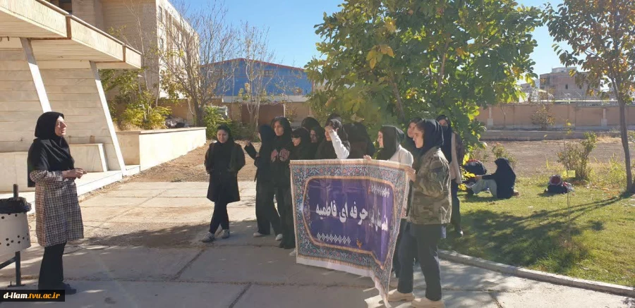 بازدید دانش آموزان هنرستان فاطمیه از آموزشکده دختران ایلام به مناسبت هفته جهانی کار آفرینی 5